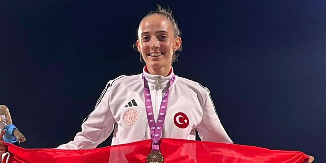 Başkan Albayrak Eda Nur Tulum'u kutladı