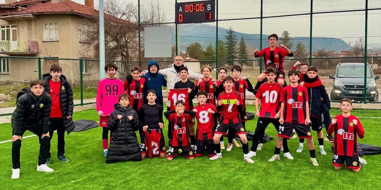 Çifte zaferle döndüler