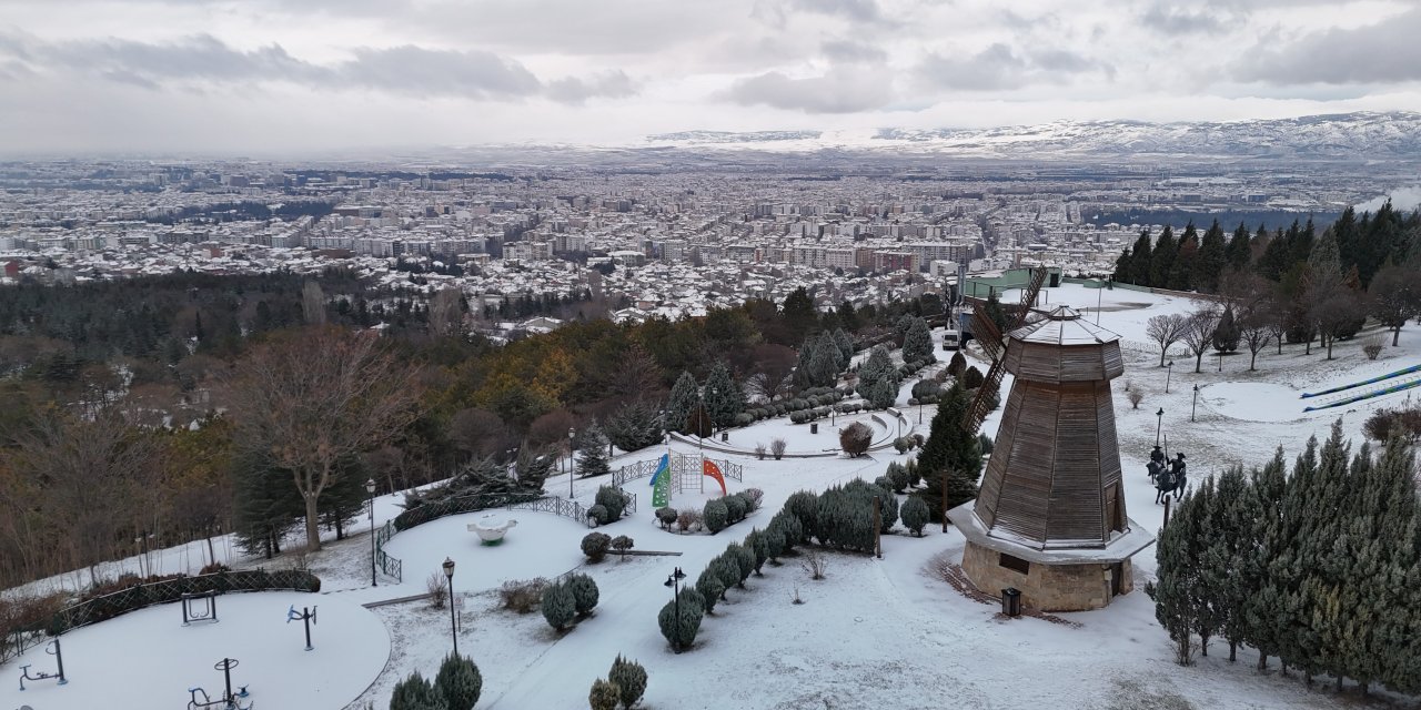 Eskişehir beyaza büründü!