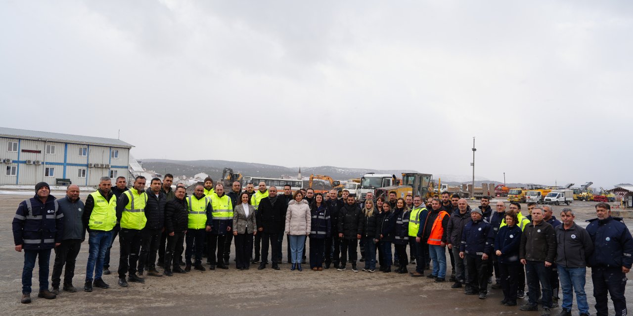 Başkan Ünlüce karla mücadele çalışmalarını yerinde inceledi