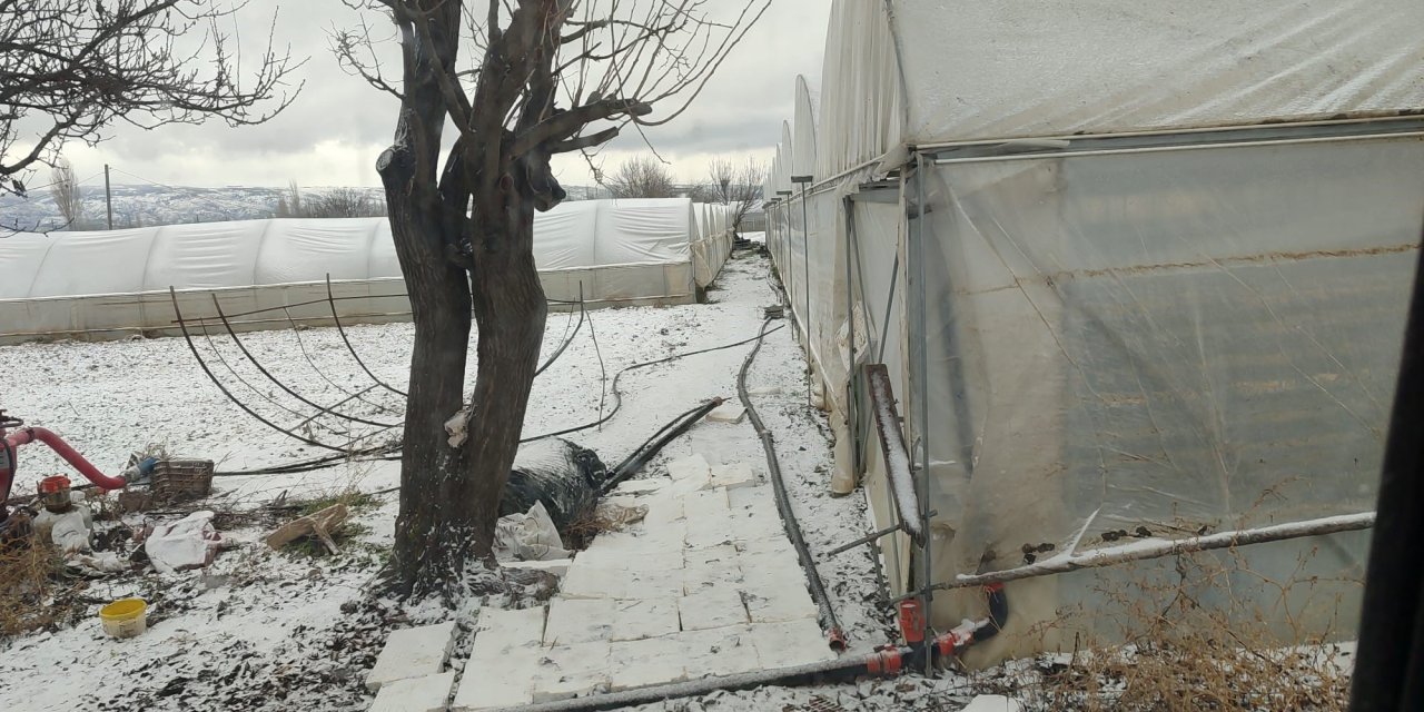 Eskişehir'de seralar buz tuttu