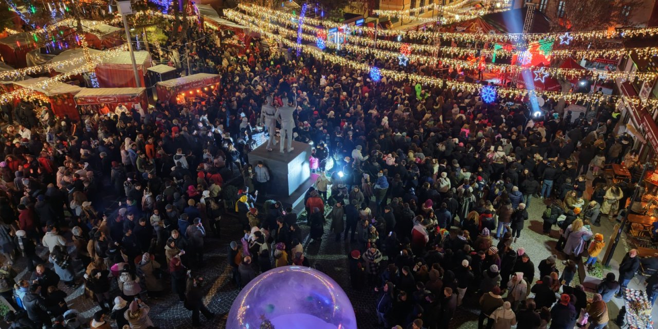 Odunpazarı Hicri Sezen Meydanı günlerce dolup taştı
