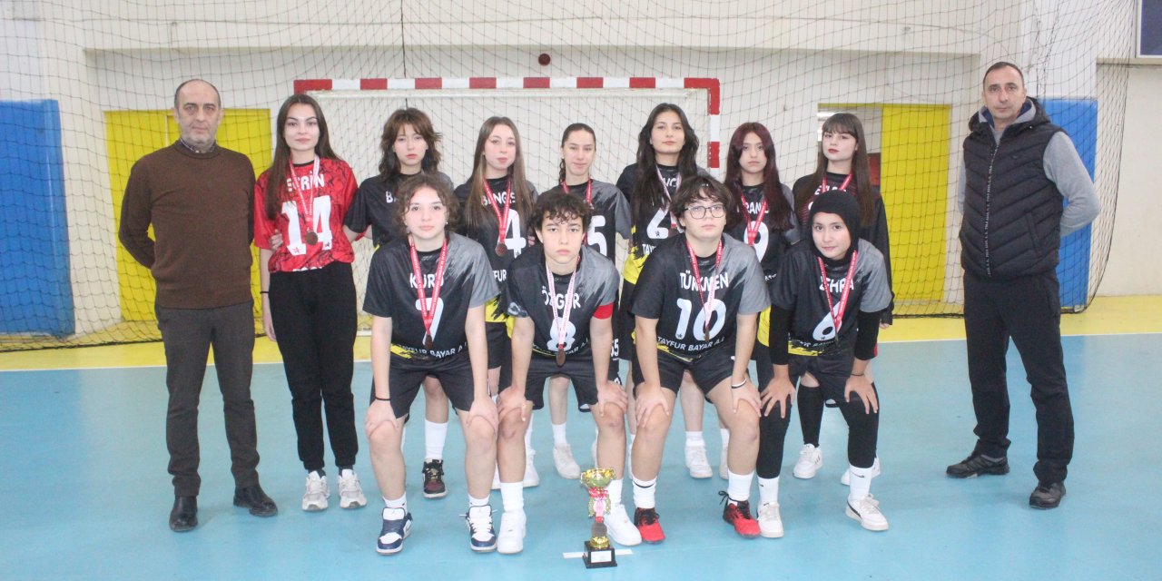 Futbolun kraliçesi Yılmaz Çetintaş Anadolu Lisesi