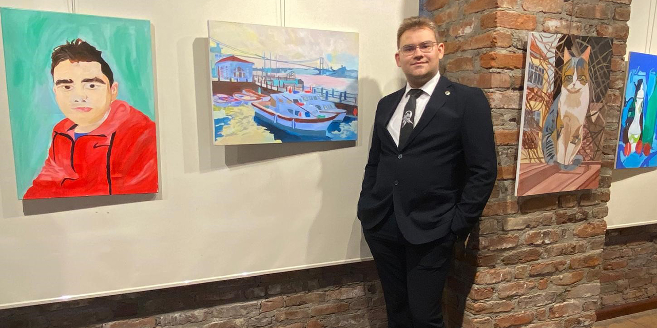 Otizmli ressam Alp Eren Candan eserlerini sanatseverlerle buluşturdu