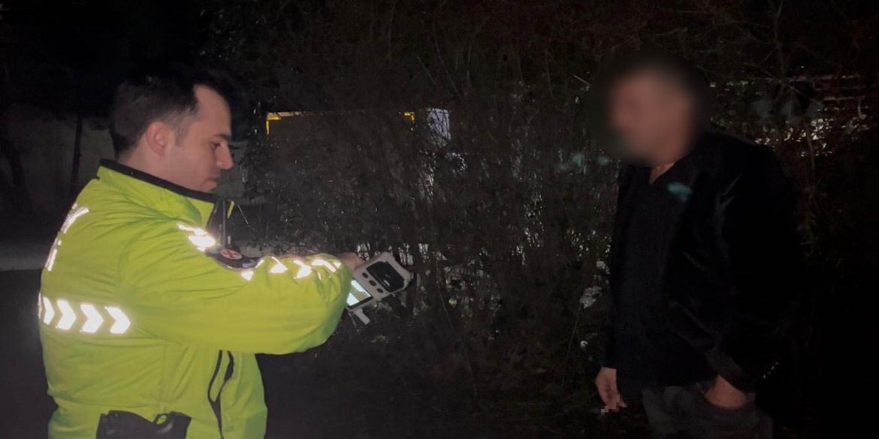 Alkollü sürücü alkolmetreye üflememek için dakikalarca tuvaletini yaptı