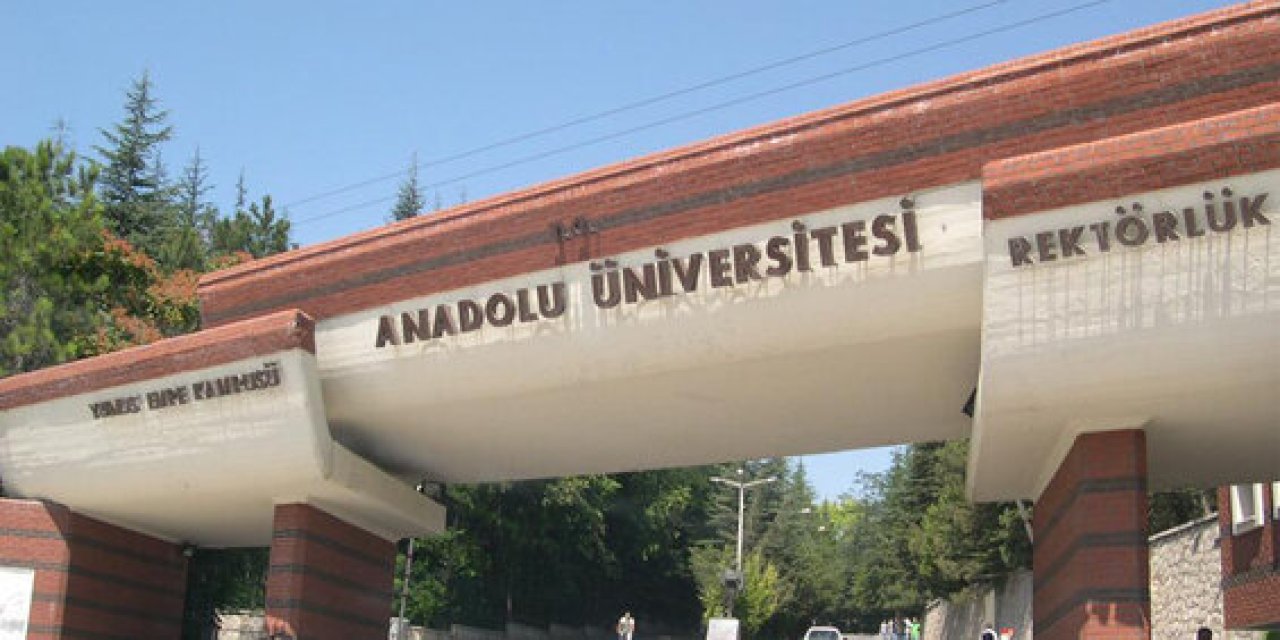 Anadolu Üniversitesi’nde tablo iç açıcı değil