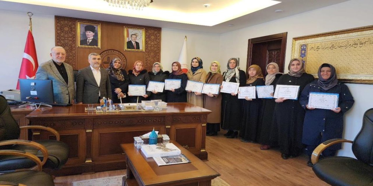 Kadın Kur’an kursu öğreticilerine yönelik Talim ve Tashih-i Huruf Kursu tamamlandı