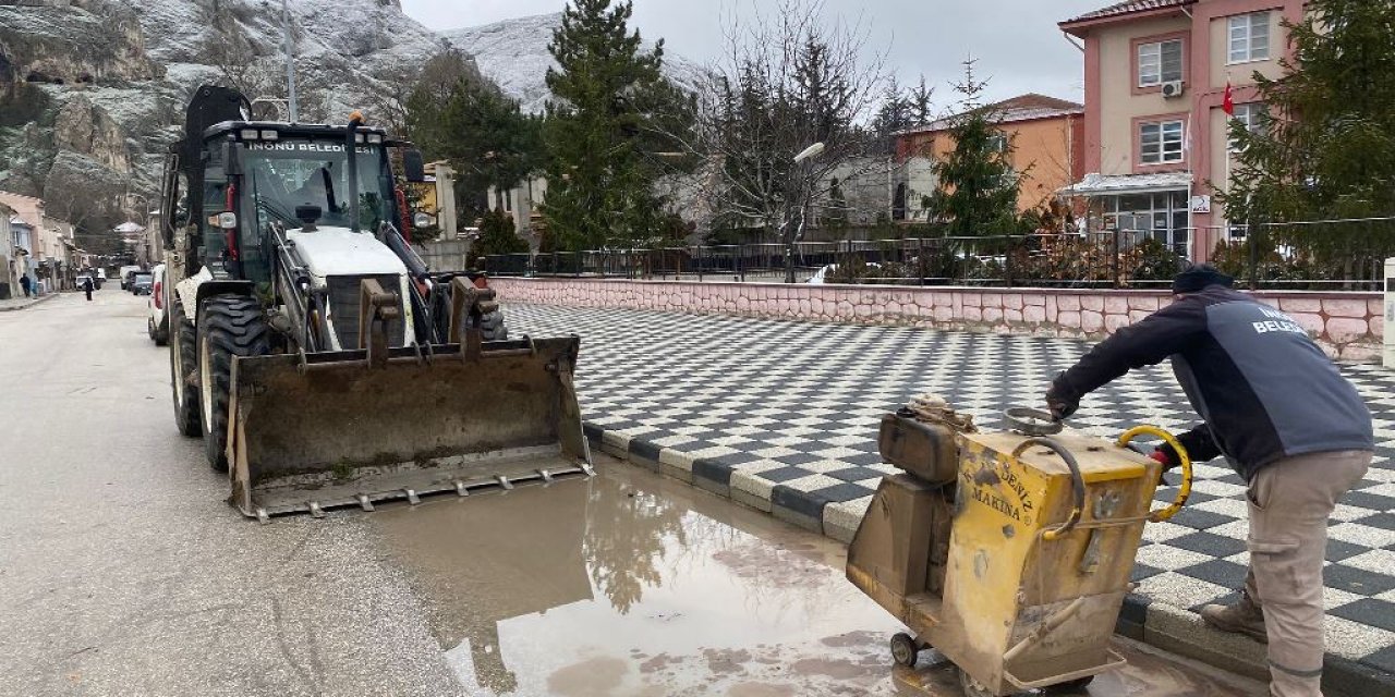 İnönü'de yağmur suyu giderleri temizleniyor