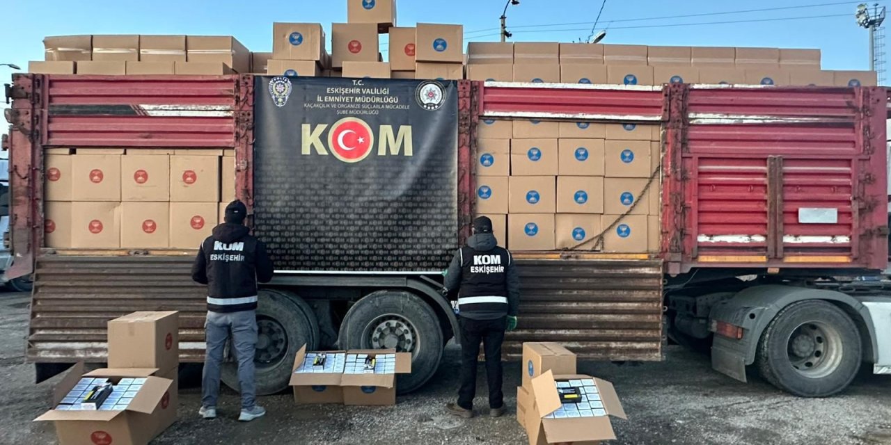 Eskişehir’de 7 milyon 300 bin dal boş makaron ele geçirildi