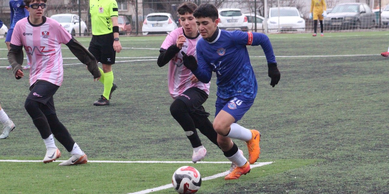 Gollü açılış yaptılar