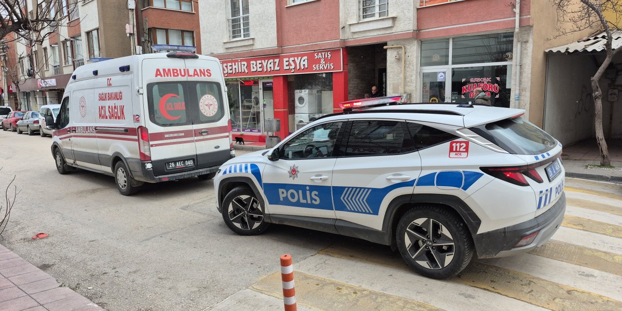 Eskişehir'de bir şahıs üvey babasını bıçakladı