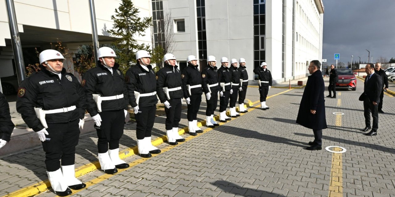 Vali Aksoy emniyet teşkilatı ile vedalaştı