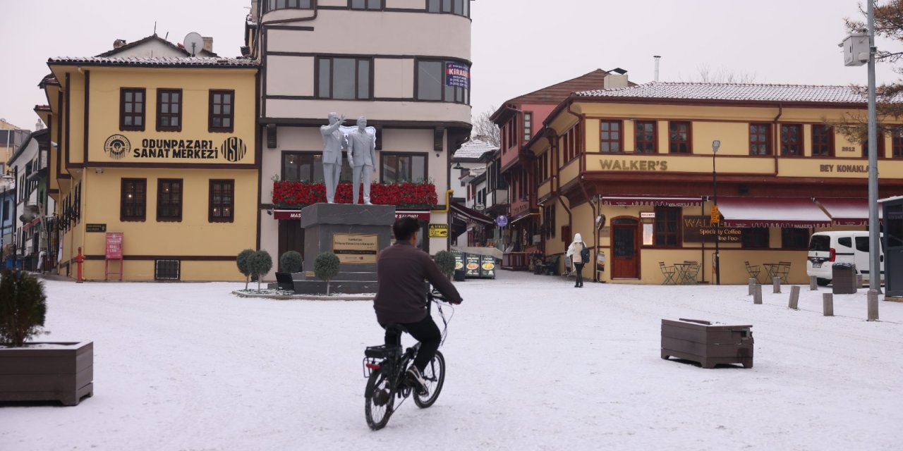 Tarihi Odunpazarı Bölgesi'nden kartpostallık görüntü
