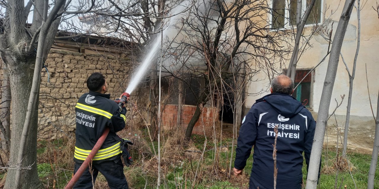 Eskişehir'de boş evde yangın çıktı!