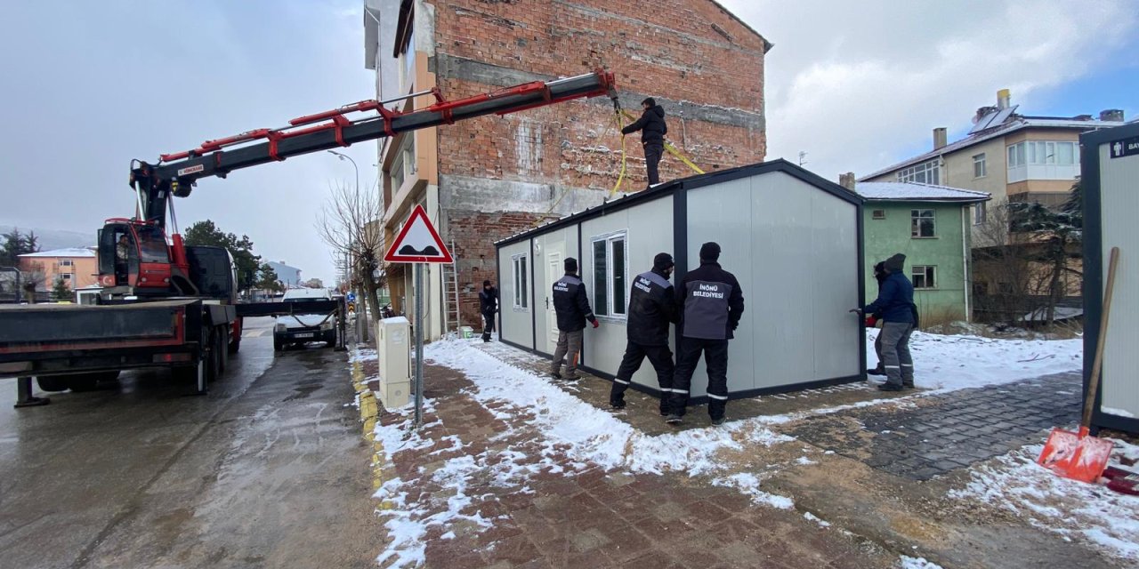 İnönü'de servis bekleme alanı yapıldı