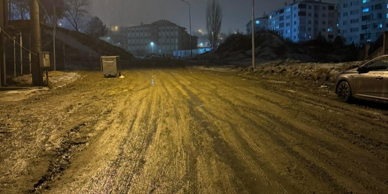 Eskişehir'de o yol onarım bekliyor!