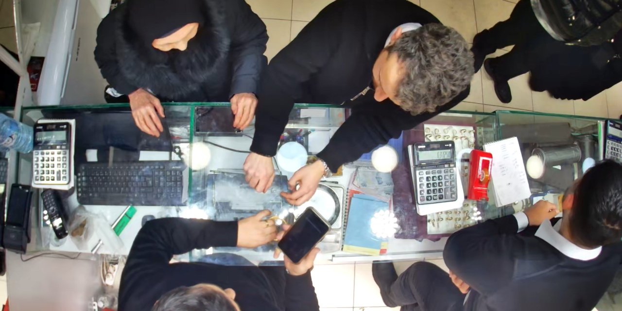 Sahte polis dolandırıcılığı gerçek polislere takıldı!