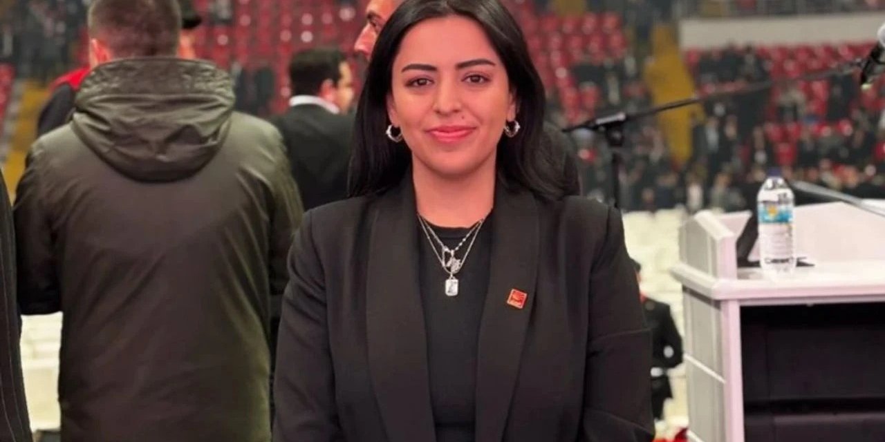 Selvinaz Durur: "Atatürk’ü karnelerden silemezsiniz"