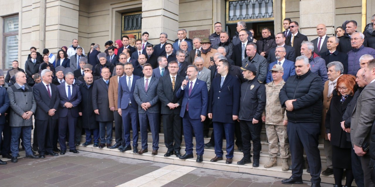 Türkiye'nin en uzun süre görev yapan valisi Eskişehir'den ayrıldı