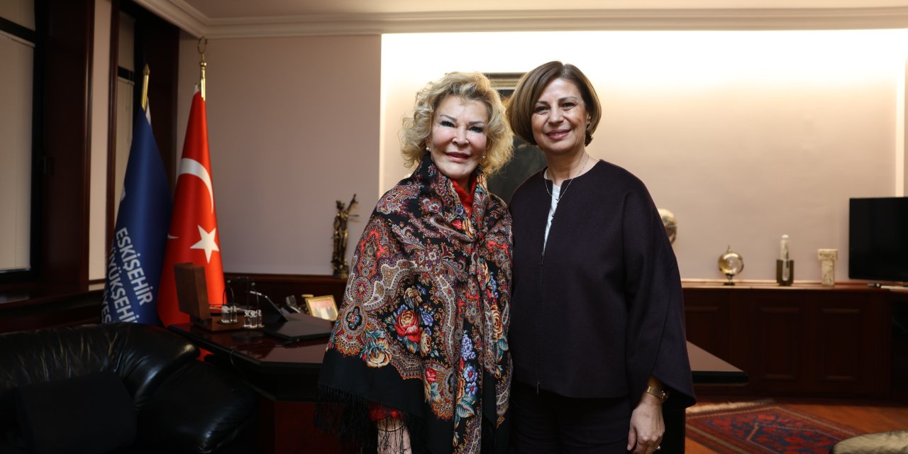 Piyanist Onay Başkan Ünlüce ile buluştu