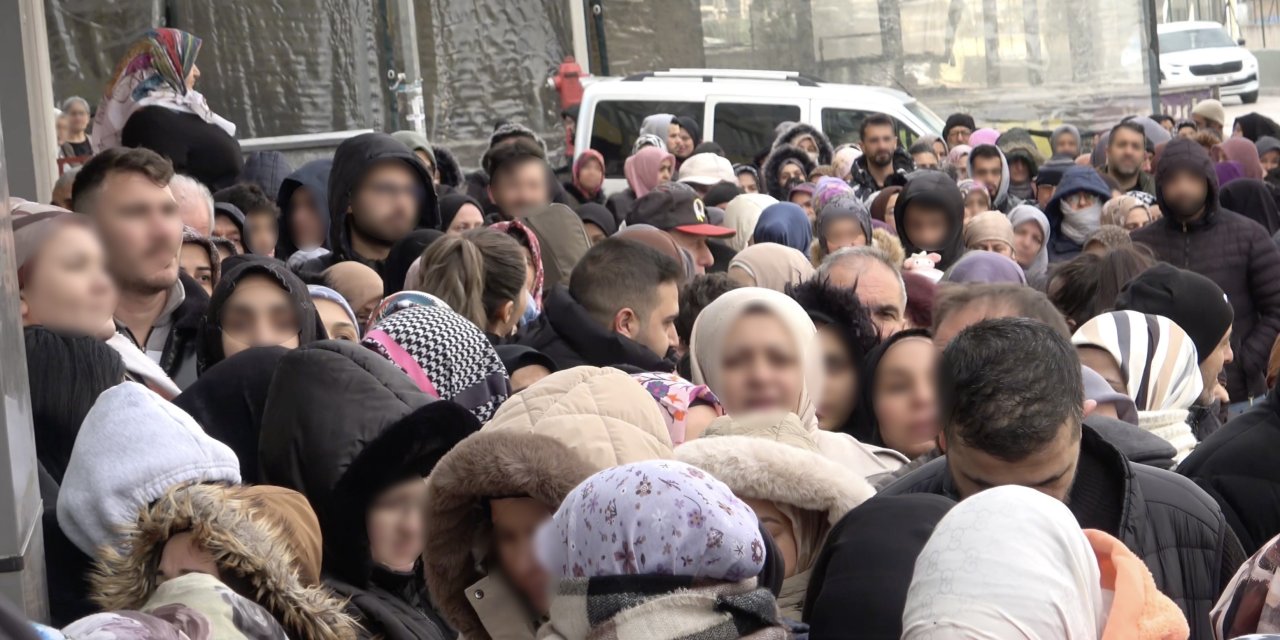İndirim nedeniyle saatlerce soğukta beklediler