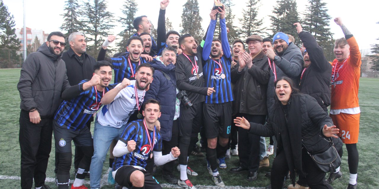 Şampiyonlukları kupa ile taçlandı