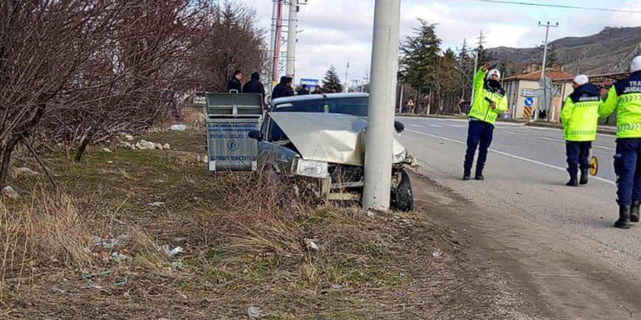 Afyon'da feci kazada anne vefat etti oğlu ise ağır yaralı