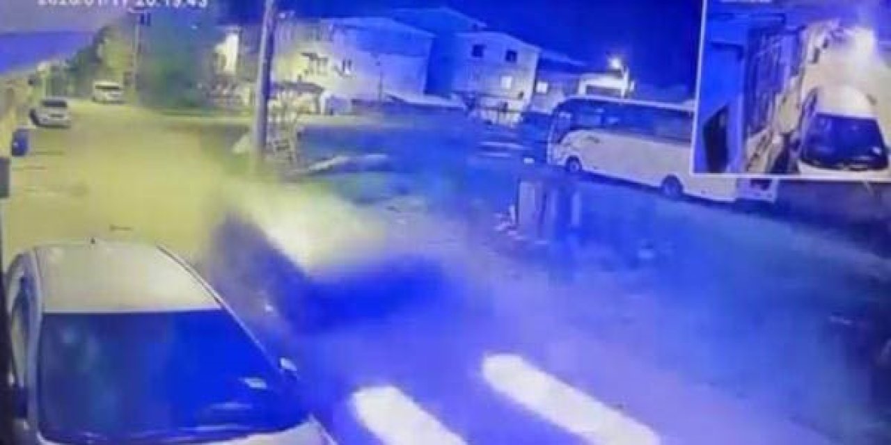 Bursa'da park halindeki araca böyle çarptı