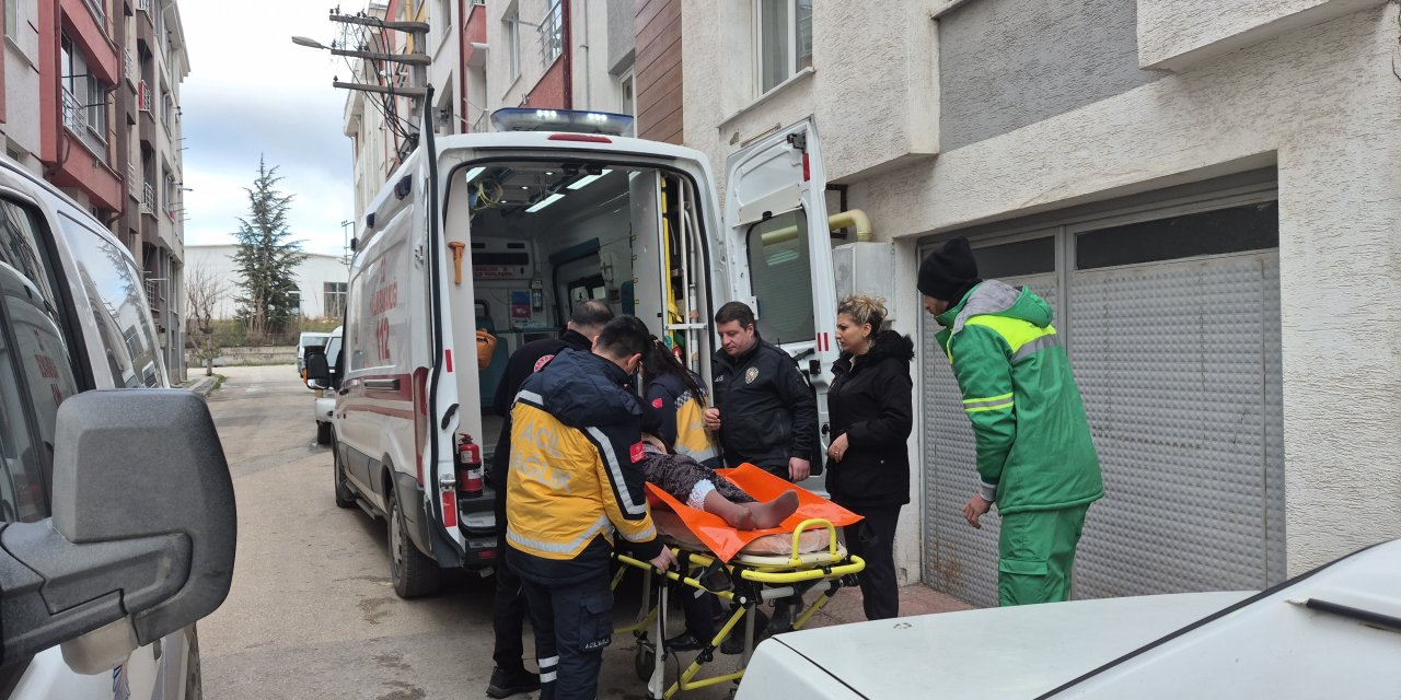 Eskişehir'de 86 yaşındaki kadın evinin kapısı kırılarak kurtarıldı