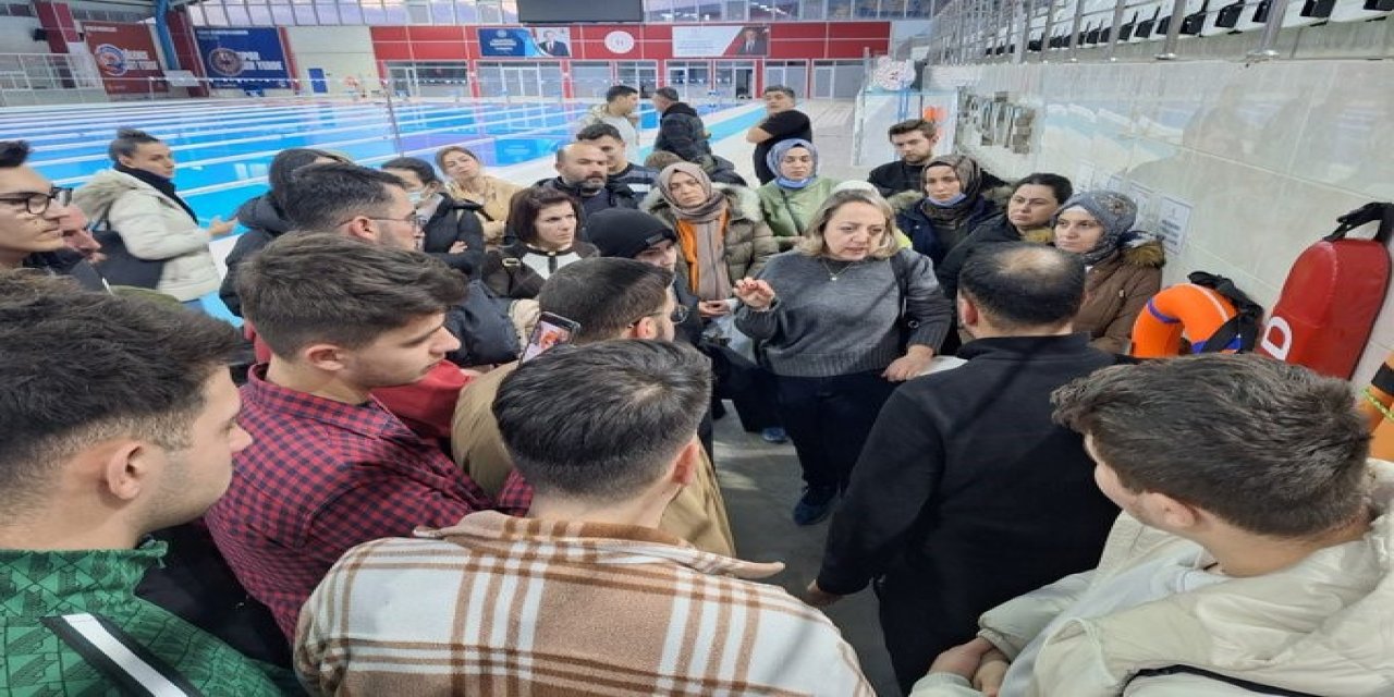 Olimpik Yüzme Havuzu'nda eğitim