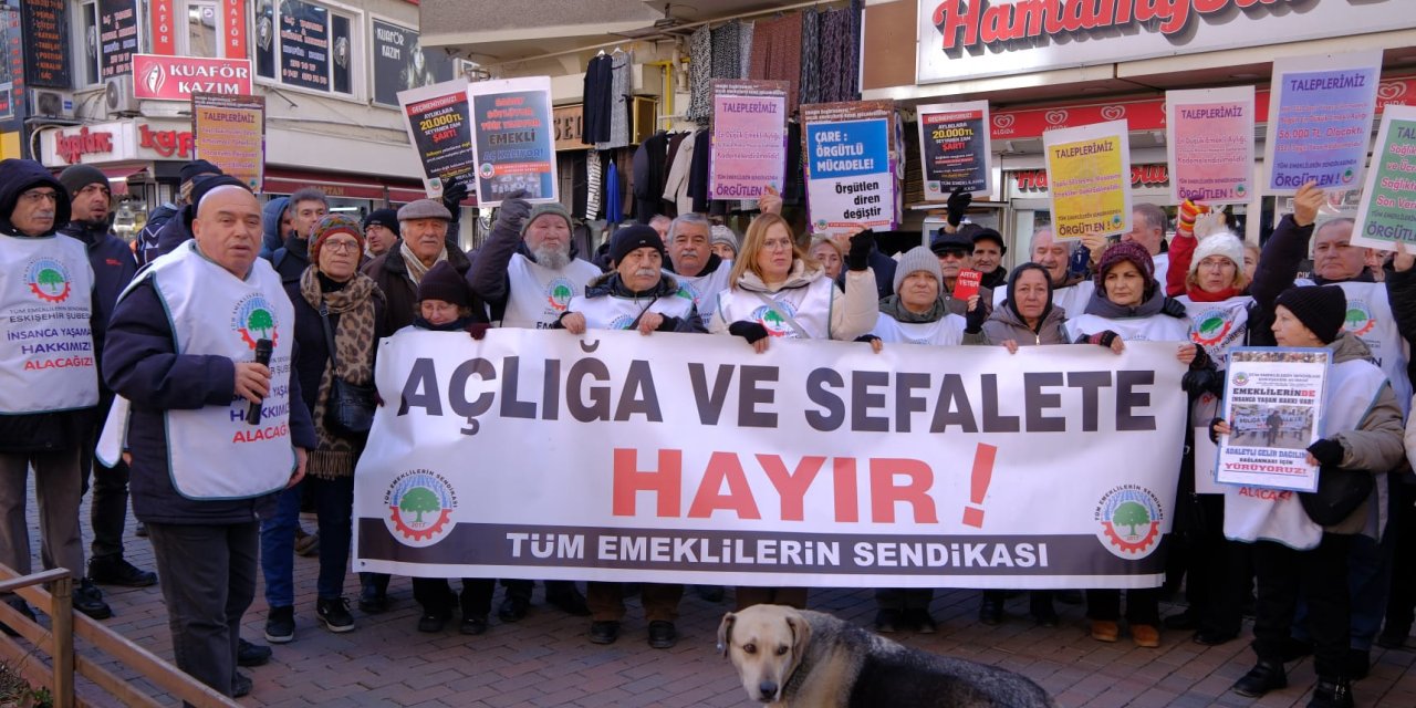 Eskişehir'de emekliler her gün sokakta!