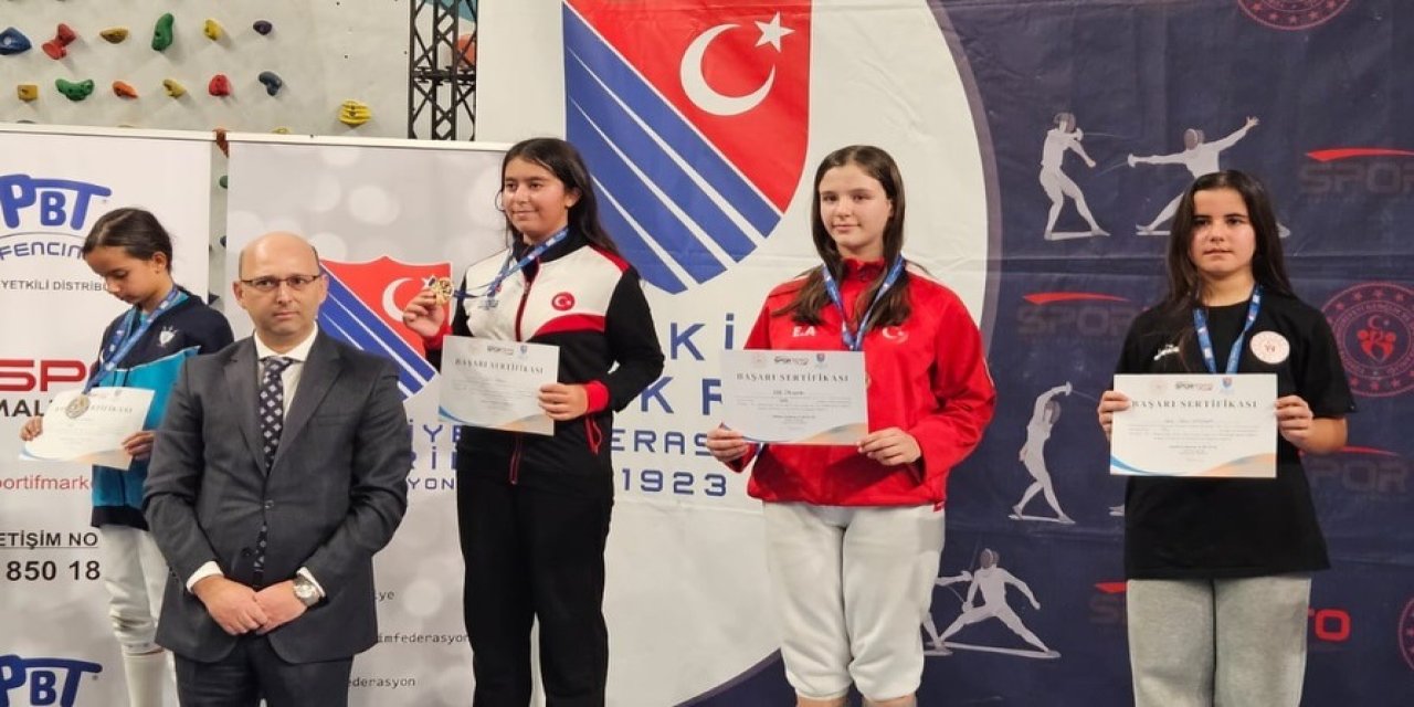 Eskrimde bronz gururu