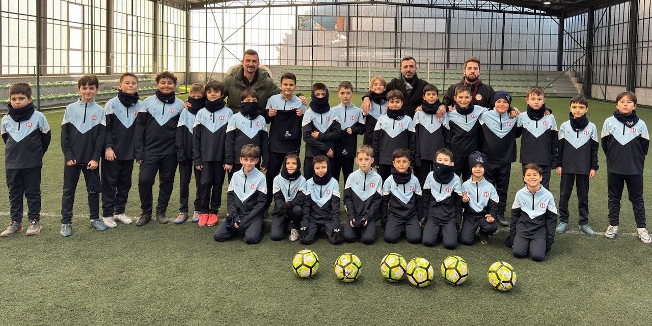 Minik sporculara karne sürprizi