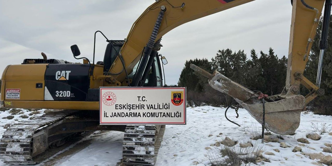 Eskişehir'de define kazısı yapan 8 şüpheli suçüstü yakalandı