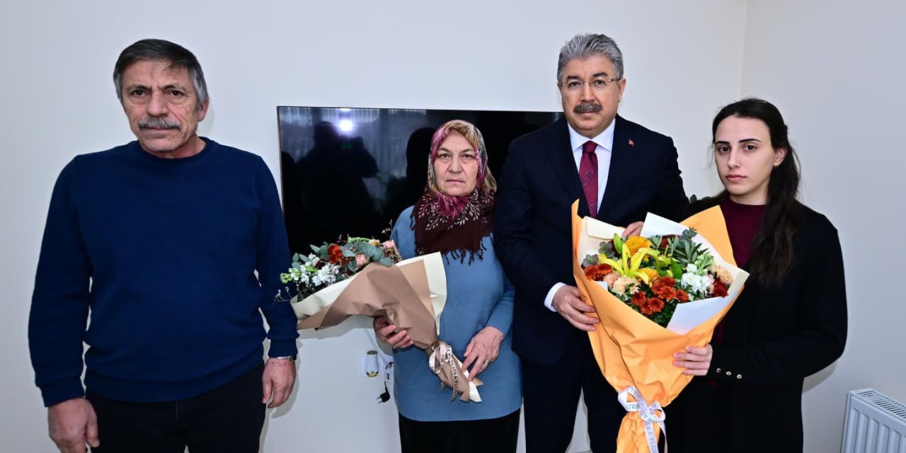 Vali Yılmaz şehit ailesini ziyaret etti