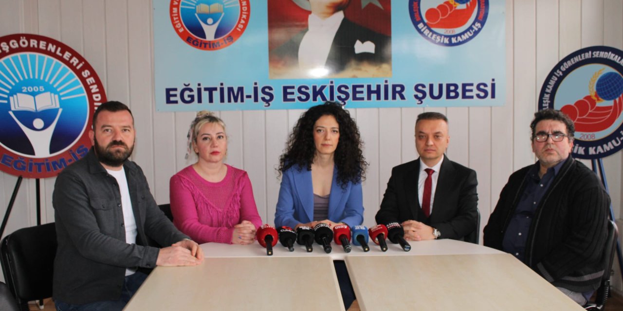 Büro Hizmet Kolu Kamu Çalışanları Sendikası Uğur Mumcu’yu andı