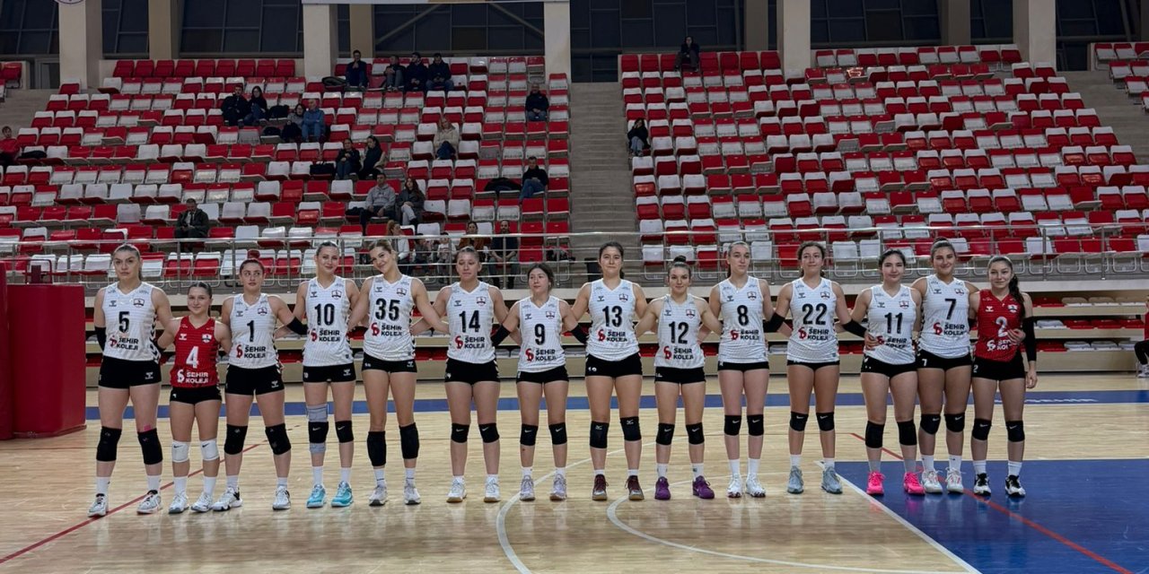 Şehir Koleji Play-off’a bir adım uzakta