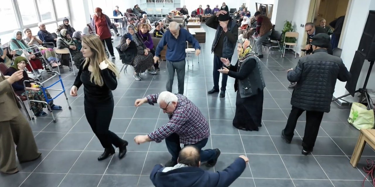 Eskişehir yaşlılar keyifli vakit geçirdi