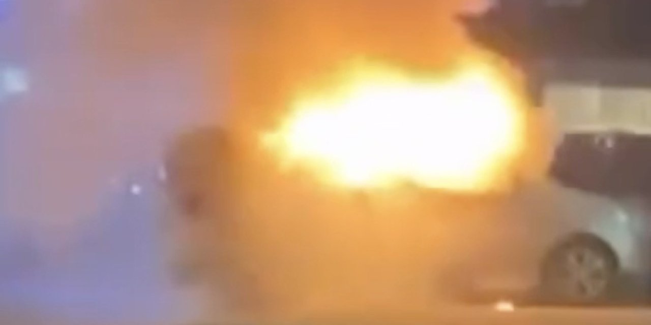 Bursa'da akşam saatlerinde araç yangını