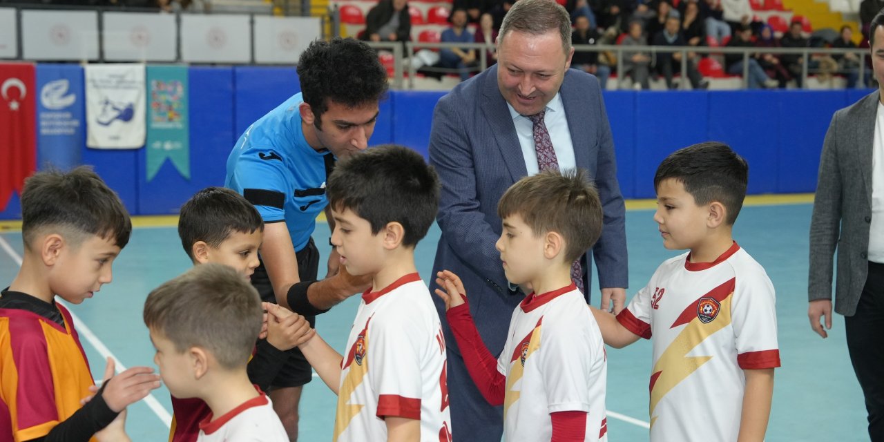 Mini yıldızlar parkede sahne aldı