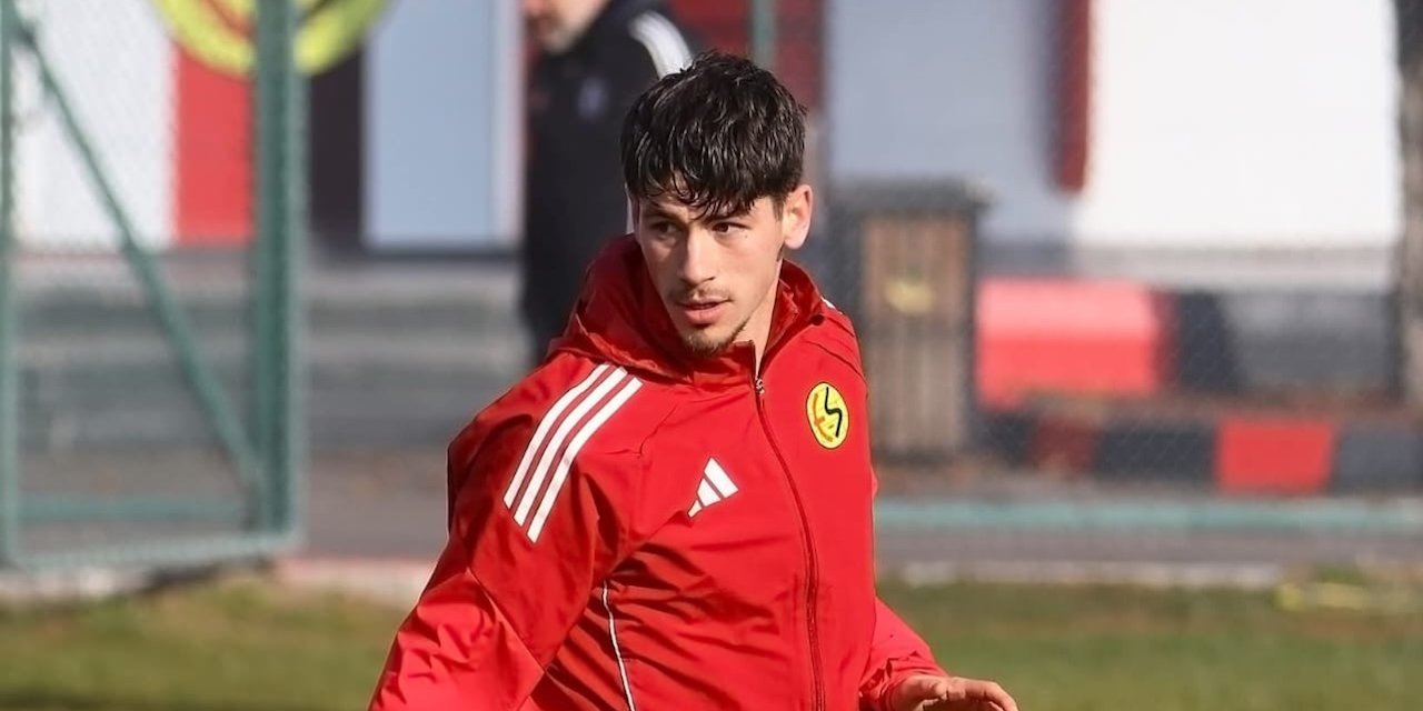 Es-Es'te Eren Altıntaş yol ayrımında