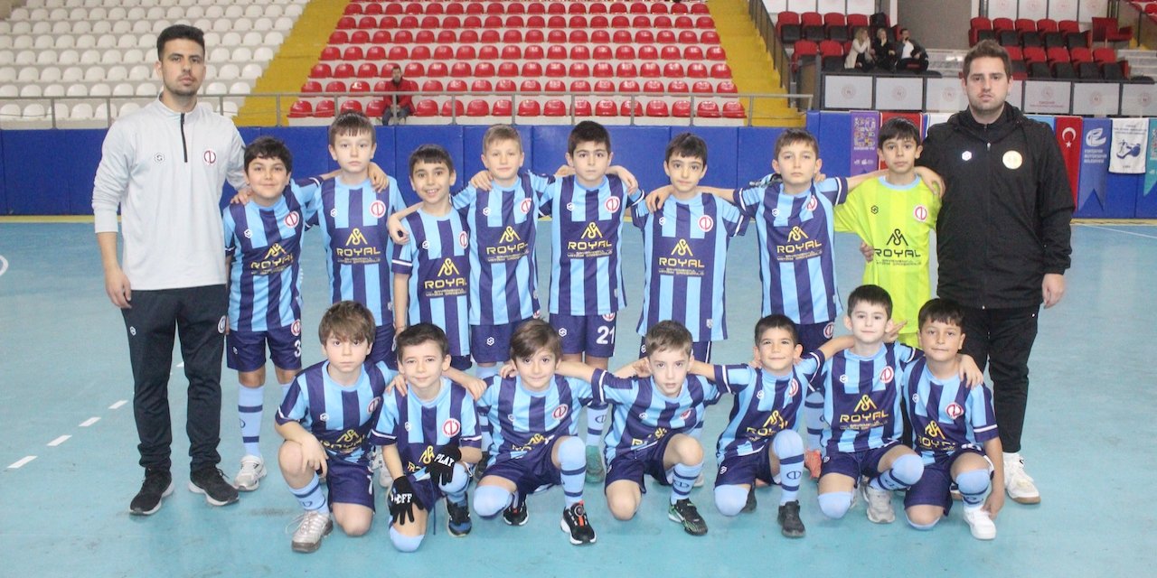 Futsal şenliği renkli geçiyor