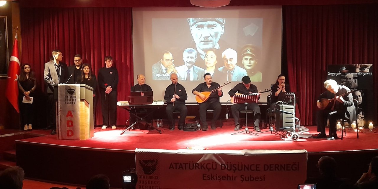 Eskişehir'de "Devrim Şehitlerini Anma Programı" düzenlendi