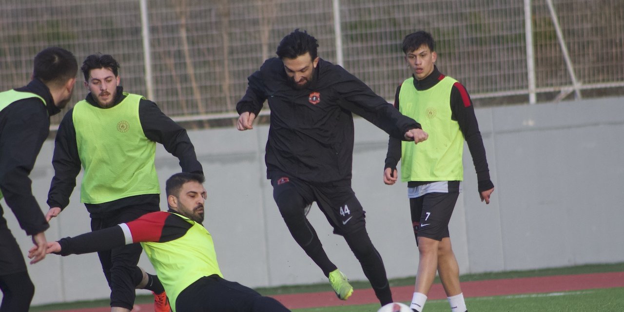 Bozanspor derbiye odaklandı