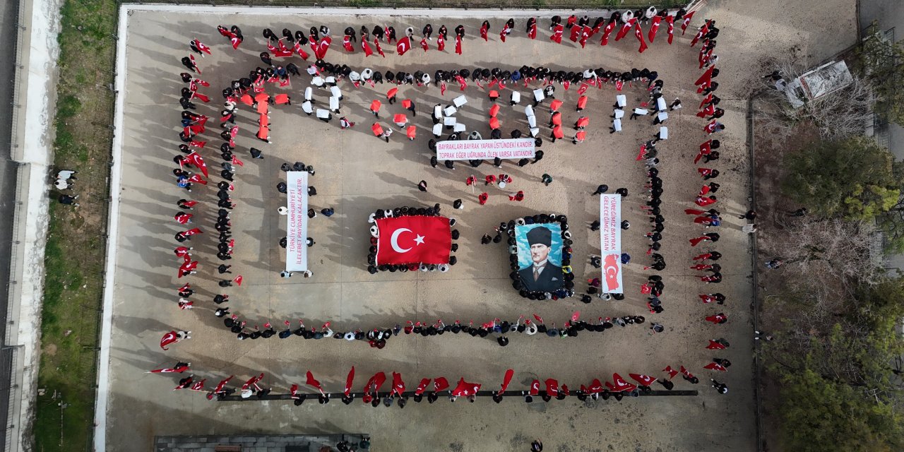 Eskişehir'de öğrenciler Cumhuriyet’in 103. yılını kutladı