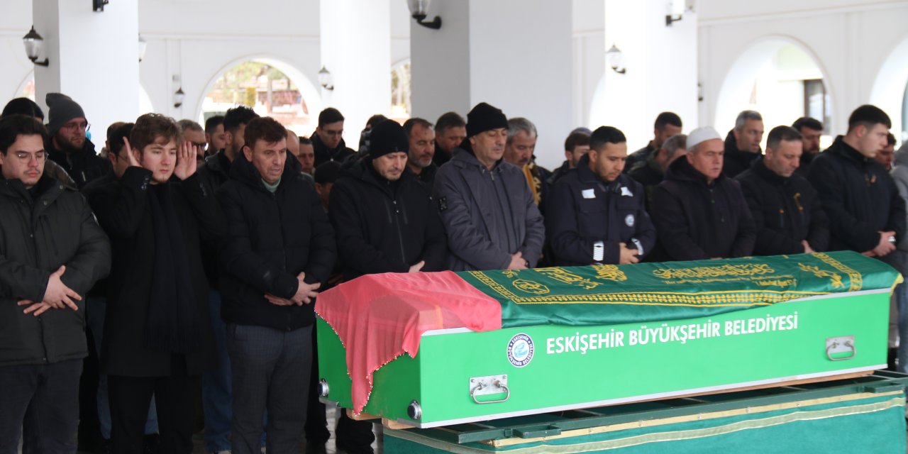 Otobüs kazasında vefat etmişti: Eskişehir'de son yolculuğuna uğurlandı