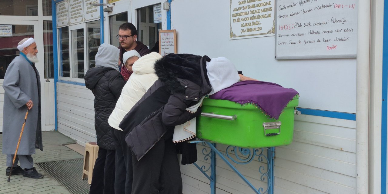 Aslı Çevik Eskişehir'de gözyaşları içinde toprağa verildi