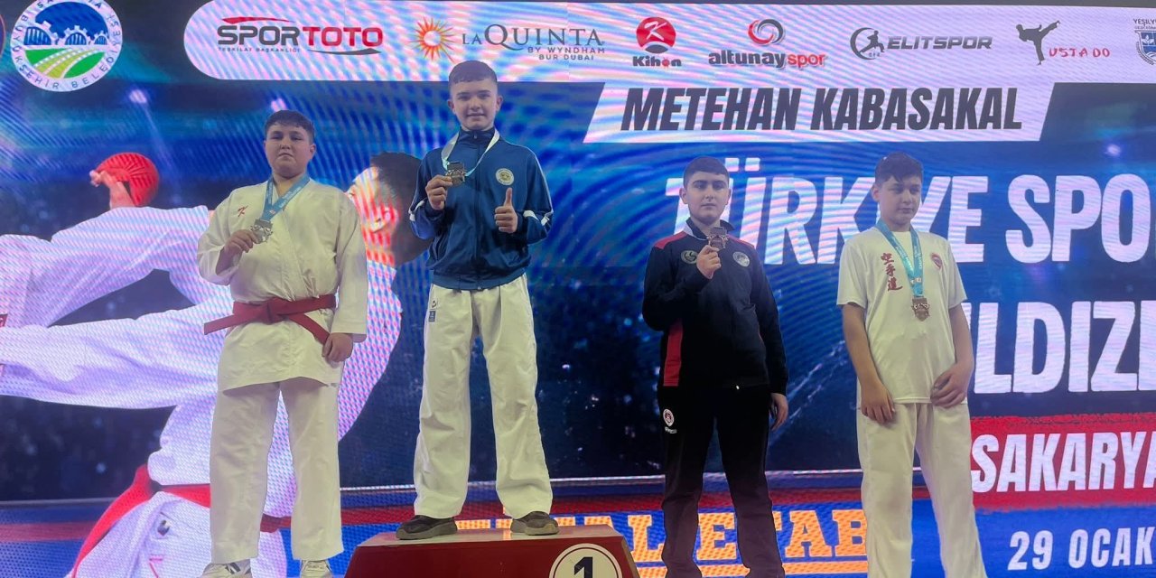 Karateciler zirveye çıktı