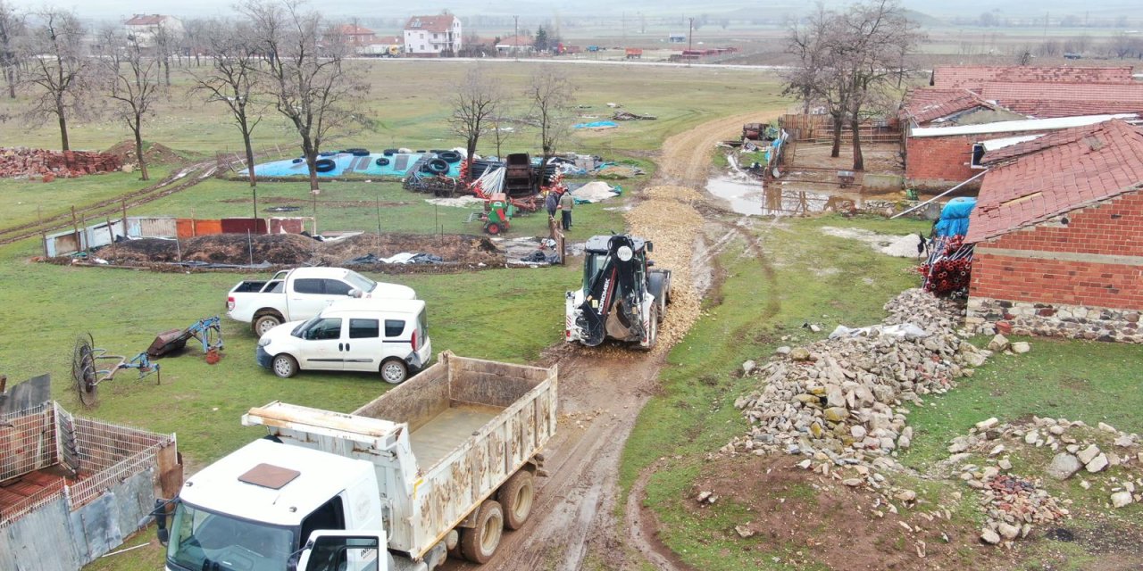 İnönü'de yol iyileştirme çalışmaları sürüyor