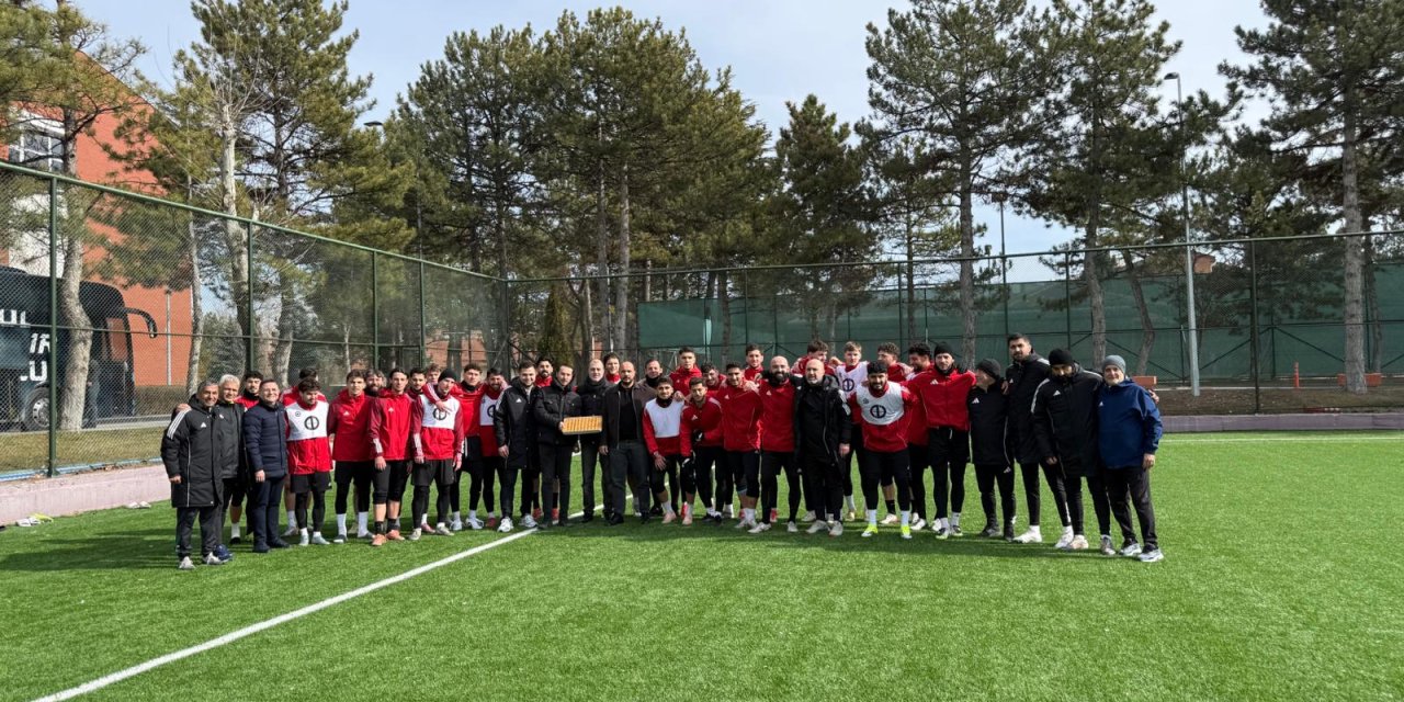 Anadolu SF Karşıyaka’ya kilitlendi